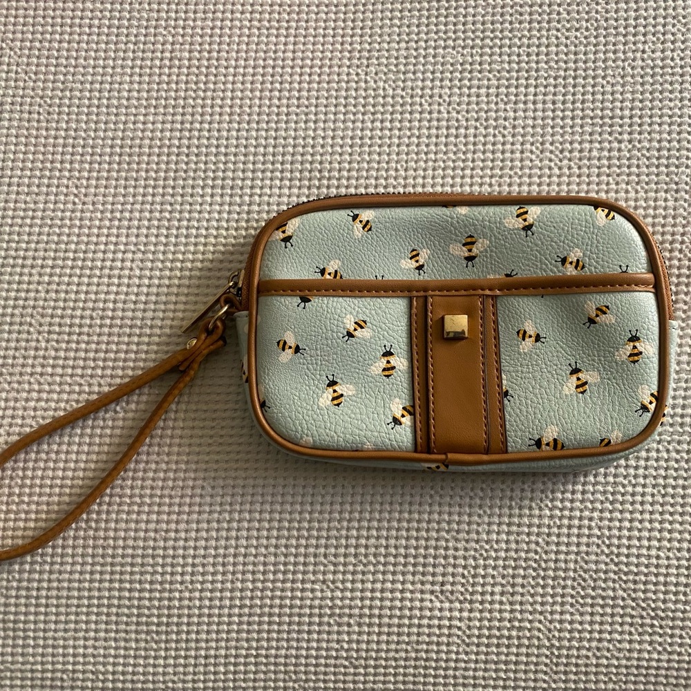 Women’s bumble bee wristlet wallet